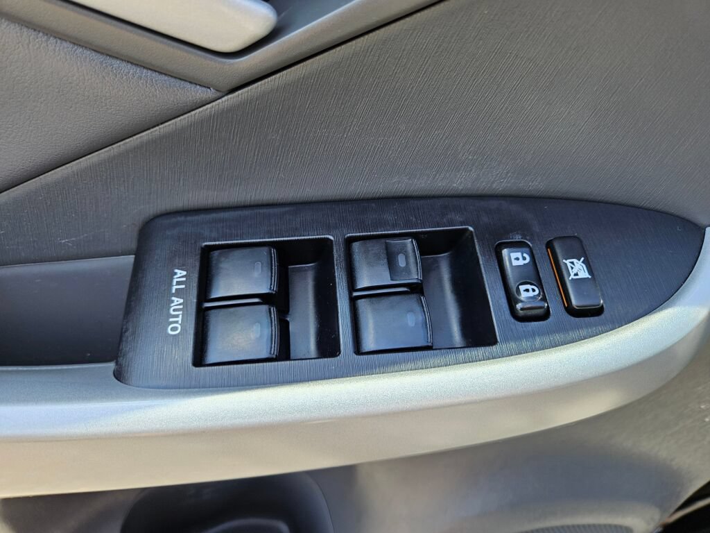 Used 2010 Toyota Prius Three FWD image 18