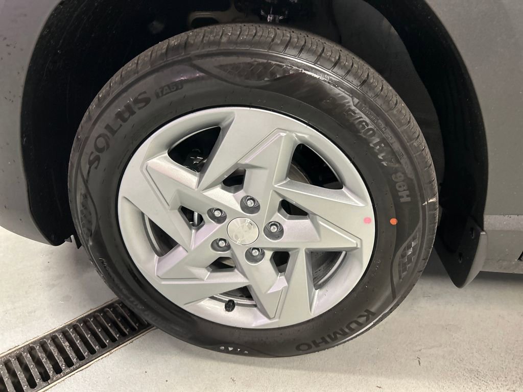 New 2026 Hyundai Kona SE image 9