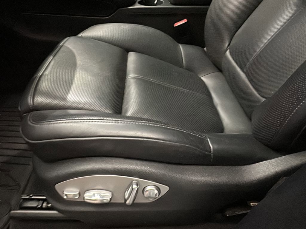 Used 2023 Porsche Macan image 10