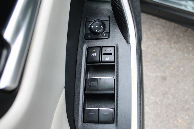 Used 2023 Toyota RAV4 XLE Premium image 11