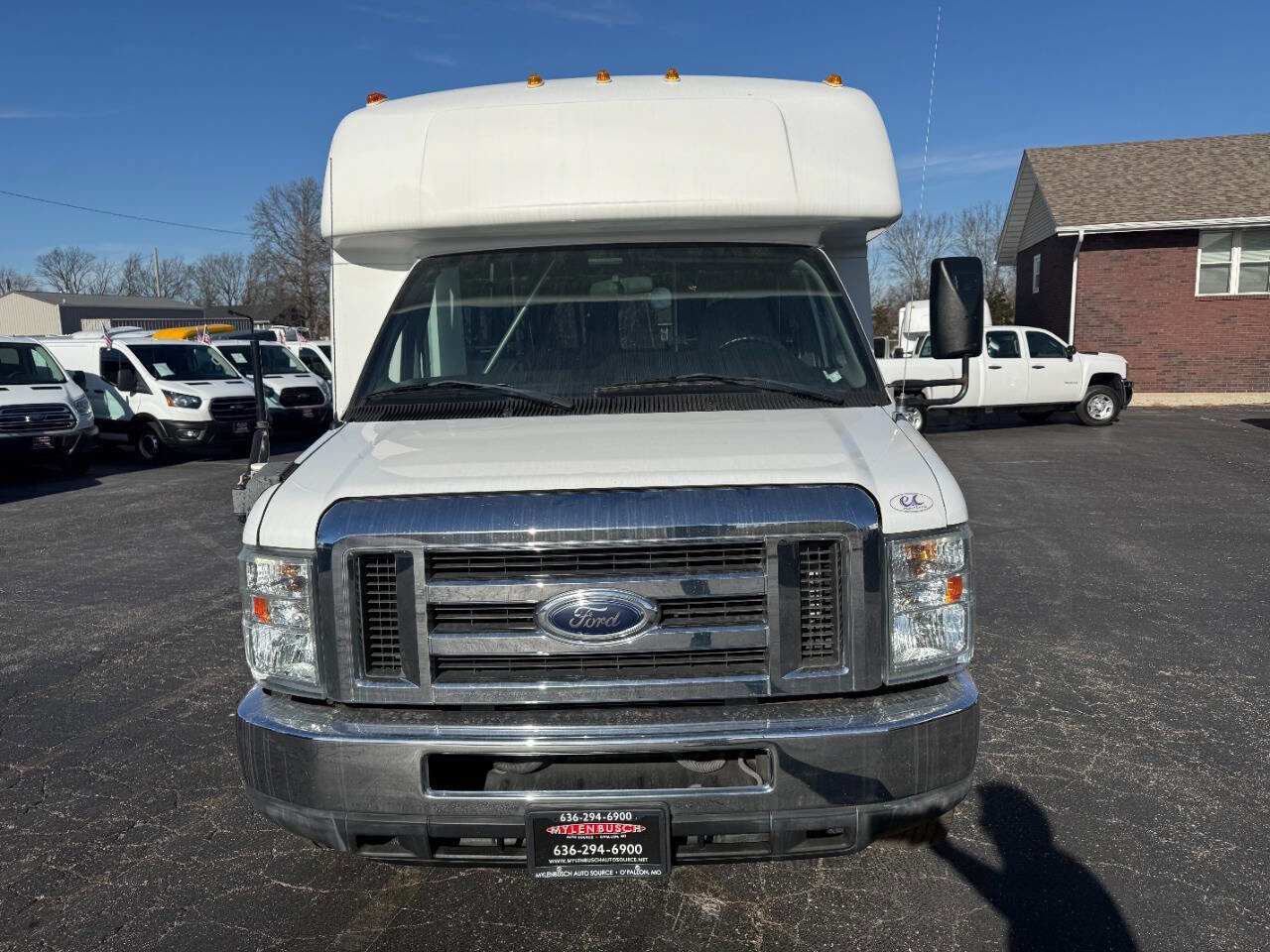 Used 2012 Ford E-450 and Econoline 450 Super Duty w/ Shuttle Bus Prep Pkg image 3