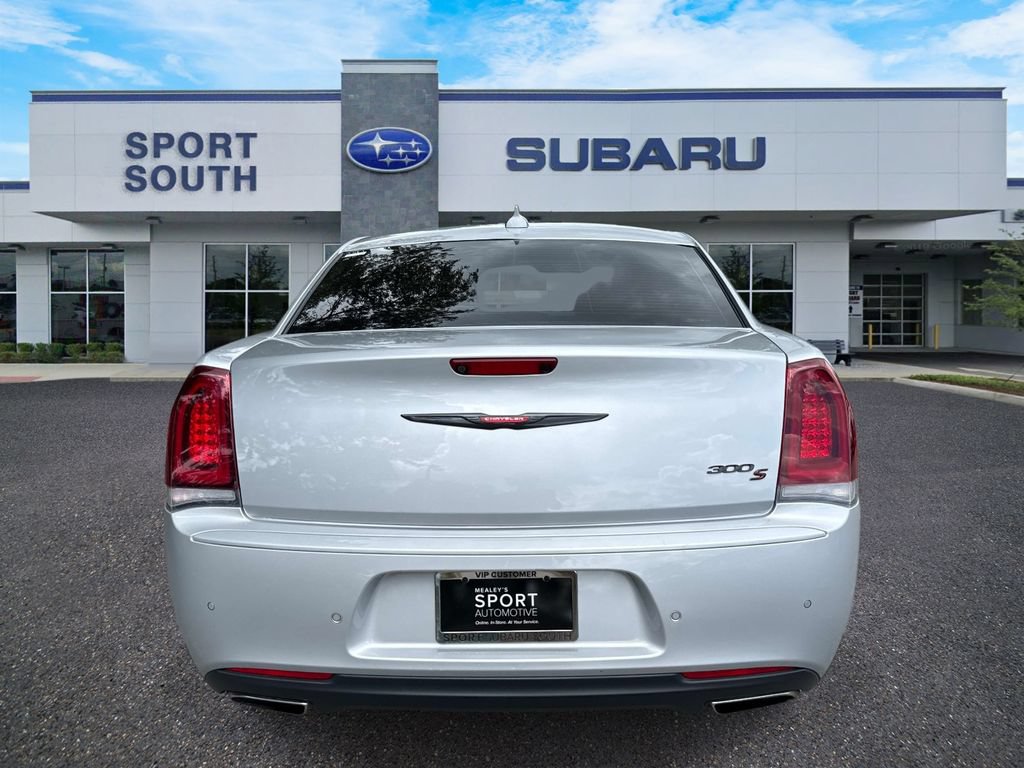 Used 2023 Chrysler 300 S RWD image 5