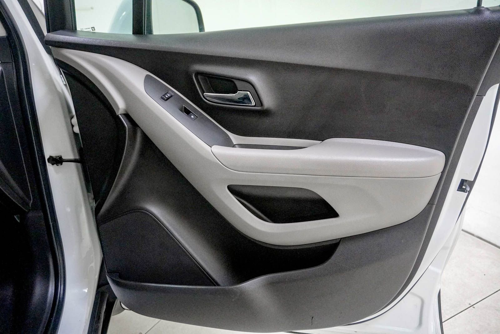 Used 2015 Chevrolet Trax LT w/ LT Plus Package image 29