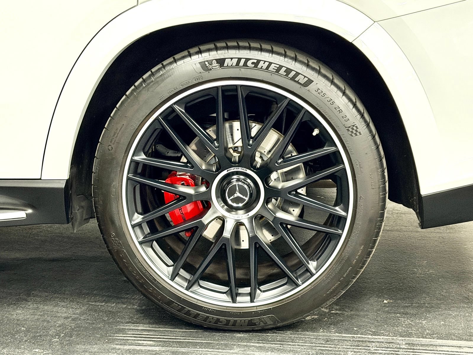 Used 2025 Mercedes-Benz GLS 63 AMG 4MATIC image 17