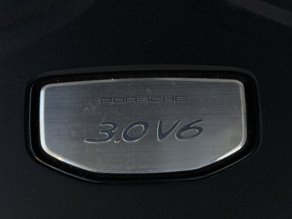 Used 2023 Porsche Cayenne Platinum Edition AWD/4WD image 26