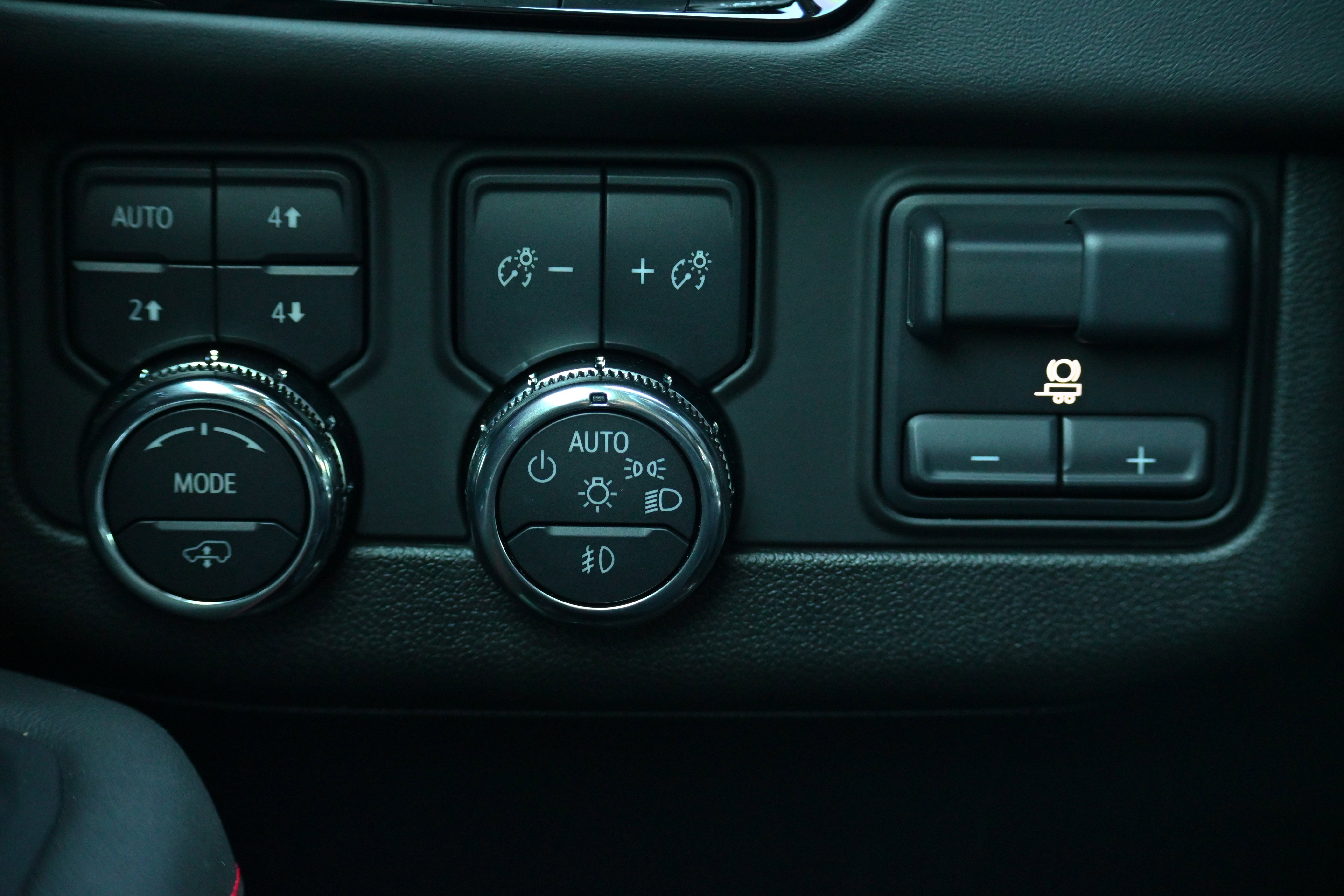 Used 2025 GMC Yukon AT4 Ultimate image 36