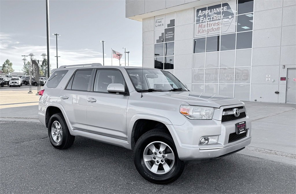 Used 2013 Toyota 4Runner SR5 w/ Convenience Pkg image 2