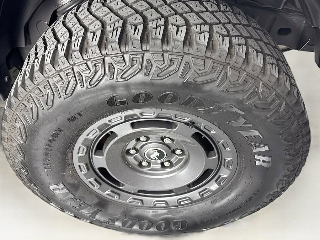 Used 2023 Ford Bronco Everglades image 31