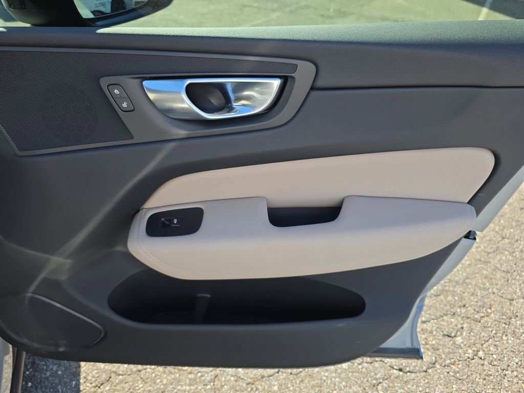 Certified 2026 Volvo XC60 B5 Plus w/ Protection Package Premier AWD/4WD image 11