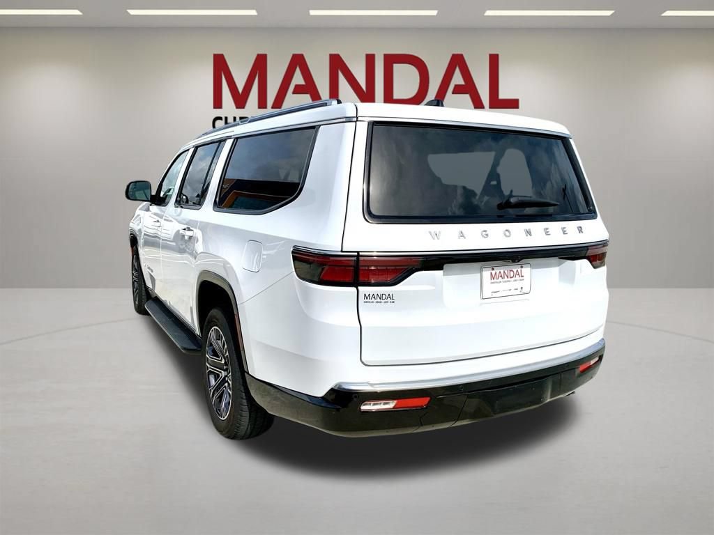 Used 2025 Jeep Wagoneer L Series II AWD/4WD image 8