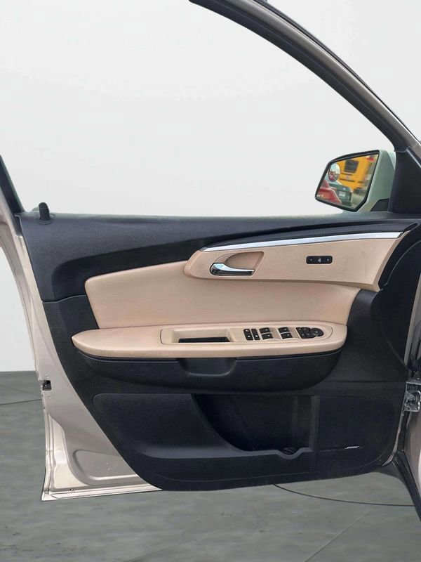 Used 2012 Chevrolet Traverse LTZ AWD/4WD image 23