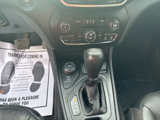 Used 2020 Jeep Cherokee High Altitude AWD/4WD image 11