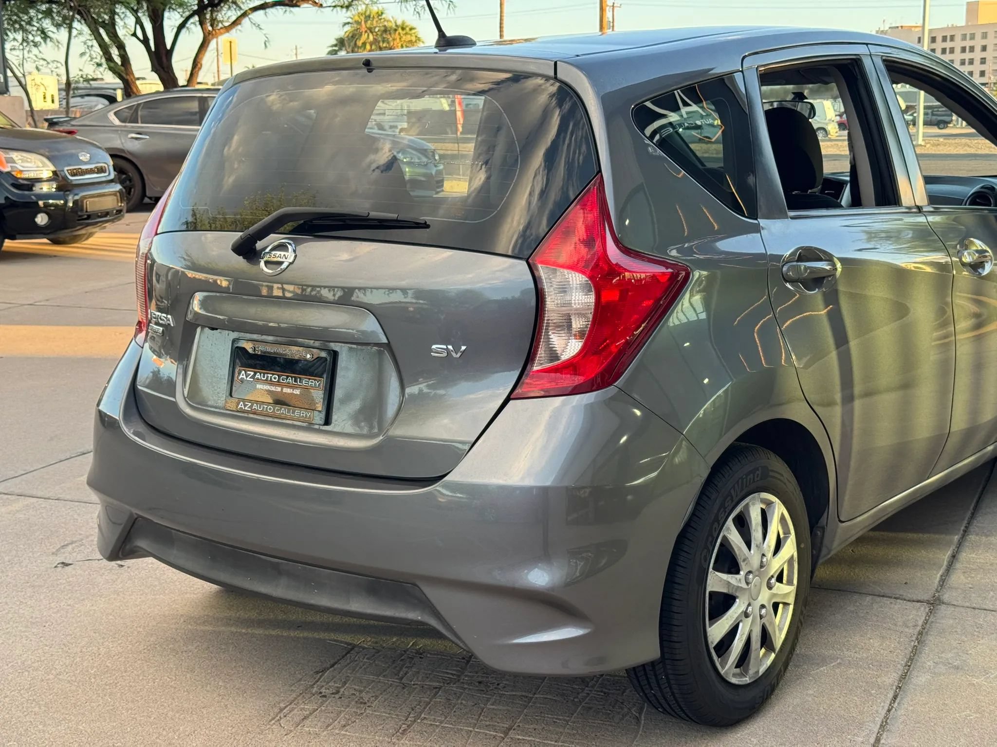 Used 2018 Nissan Versa Note FWD image 29