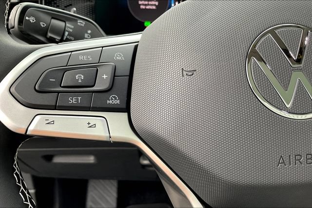 New 2025 Volkswagen Tiguan SE AWD/4WD image 19