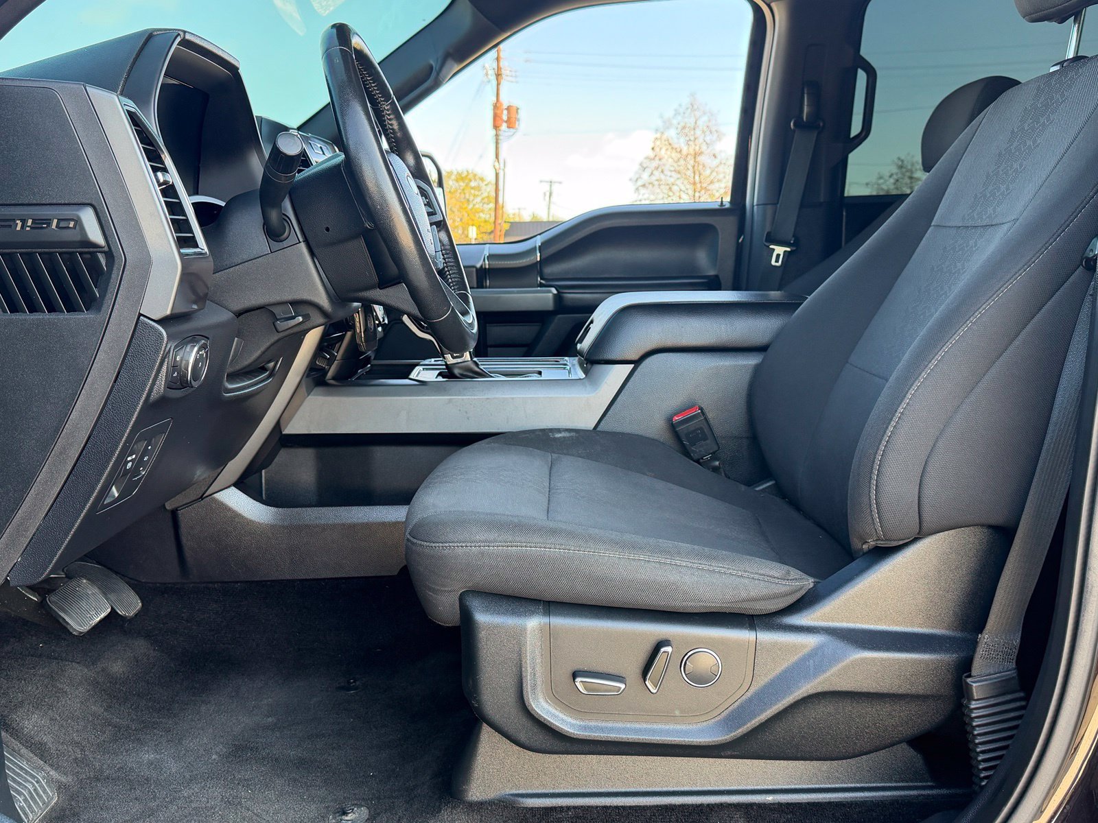 Used 2018 Ford F150 XLT w/ Equipment Group 302A Luxury AWD/4WD image 36