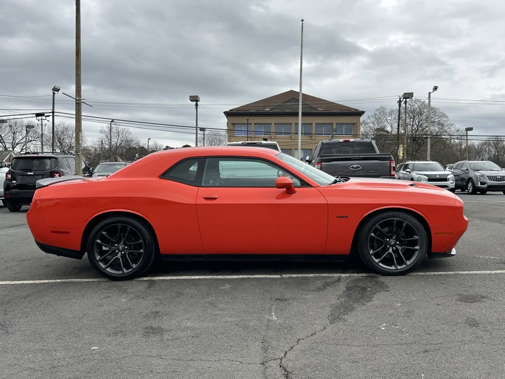 Used 2018 Dodge Challenger R/T w/ Blacktop Package image 10