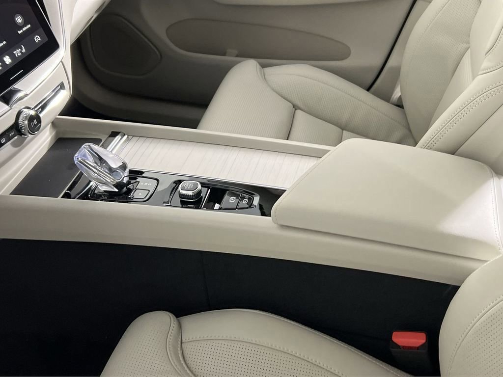 New 2026 Volvo XC60 T8 Ultra w/ Climate Package image 20