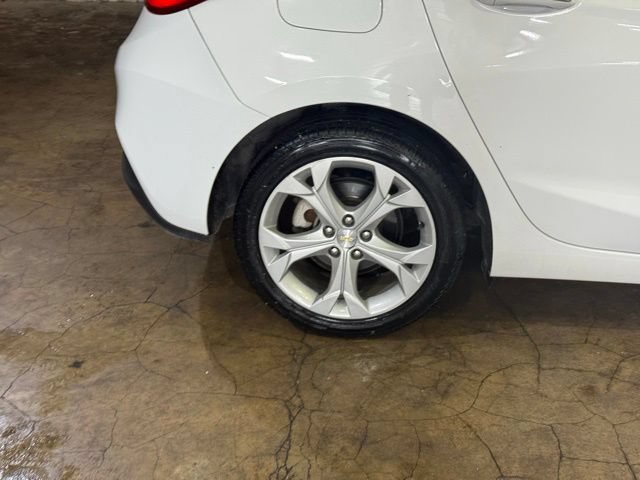 Used 2018 Chevrolet Cruze Premier FWD image 5