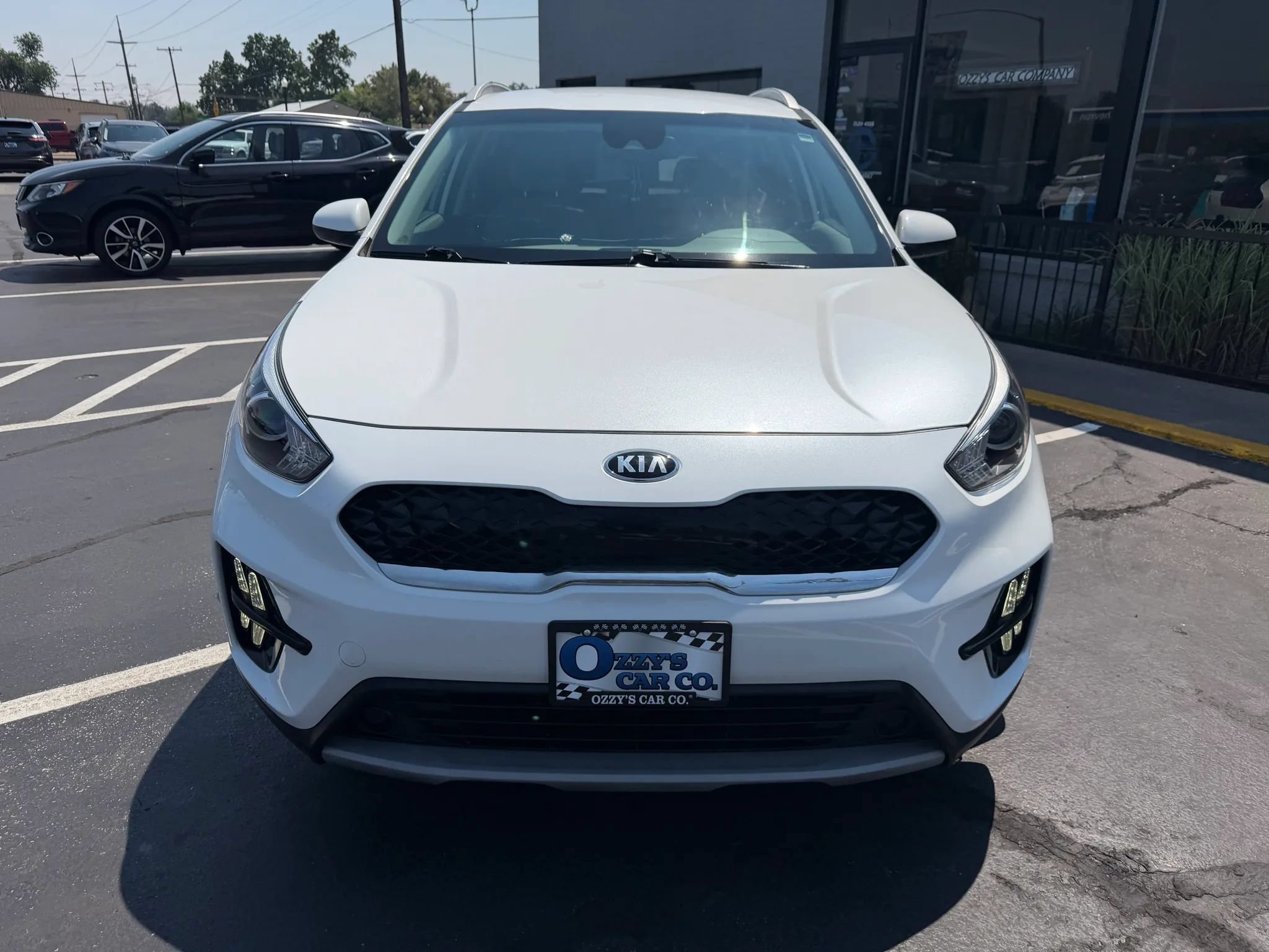 Used 2020 Kia Niro LXS FWD image 2