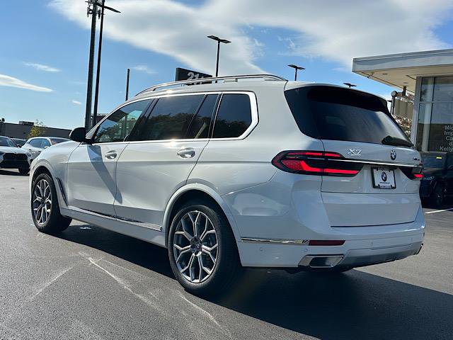 New 2026 BMW X7 xDrive40i image 3