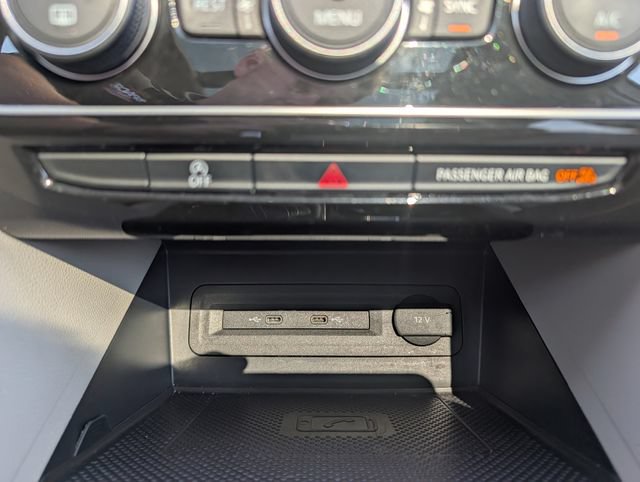 Used 2021 Volkswagen Atlas SEL Premium AWD/4WD image 32