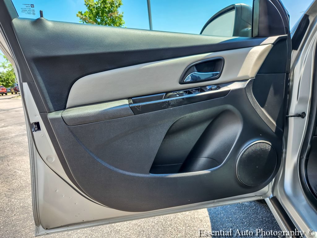 Used 2013 Chevrolet Cruze LS FWD image 15
