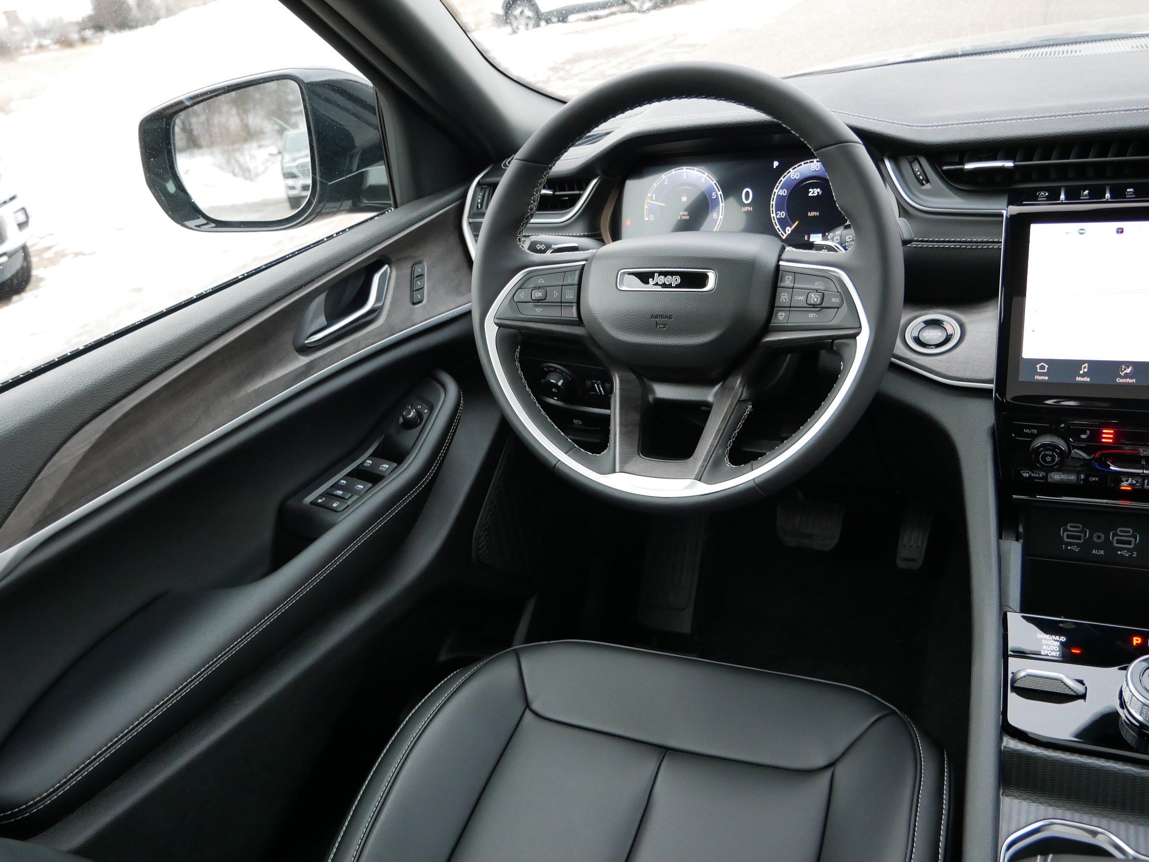 New 2025 Jeep Grand Cherokee Limited w/ Trailer Tow Package image 9