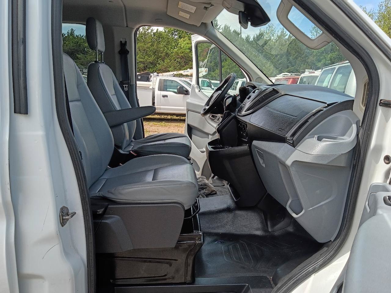 Used 2015 Ford Transit 150 XL RWD image 20