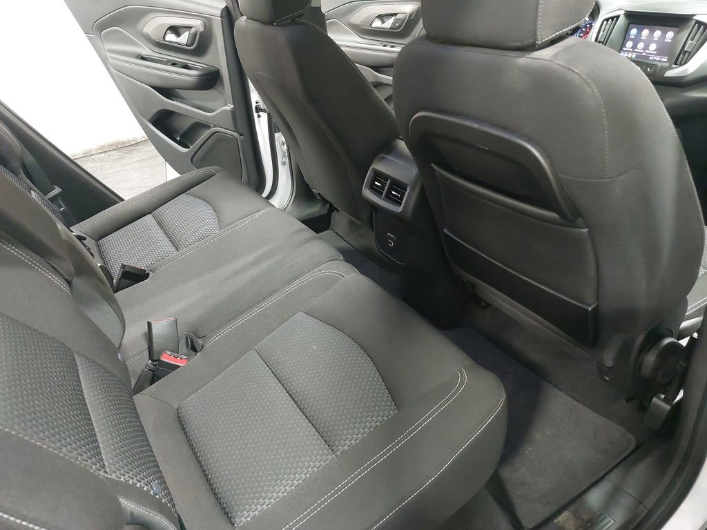 Used 2023 GMC Terrain SLE w/ Driver Convenience Package image 11