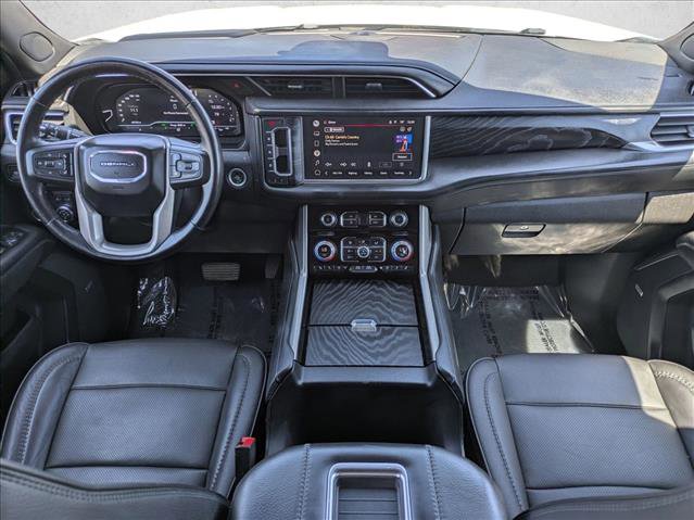 Used 2022 GMC Yukon XL Denali AWD/4WD image 16