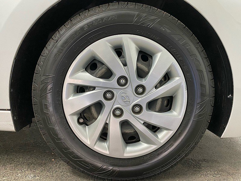 Used 2019 Hyundai Elantra SE image 26