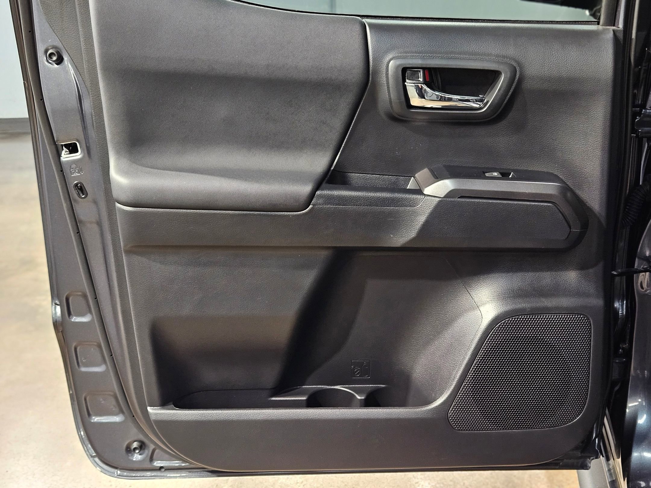 Used 2022 Toyota Tacoma TRD Sport image 33