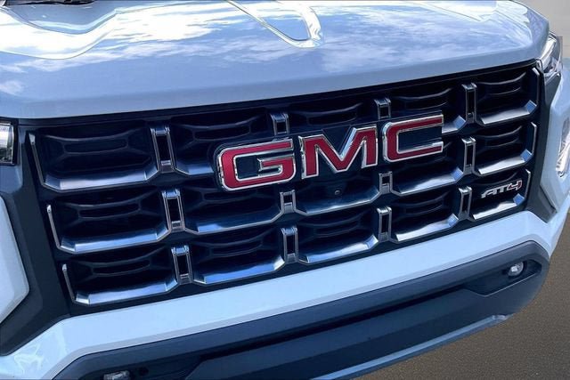 Used 2023 GMC Canyon AT4 w/ Technology Package AWD/4WD image 30