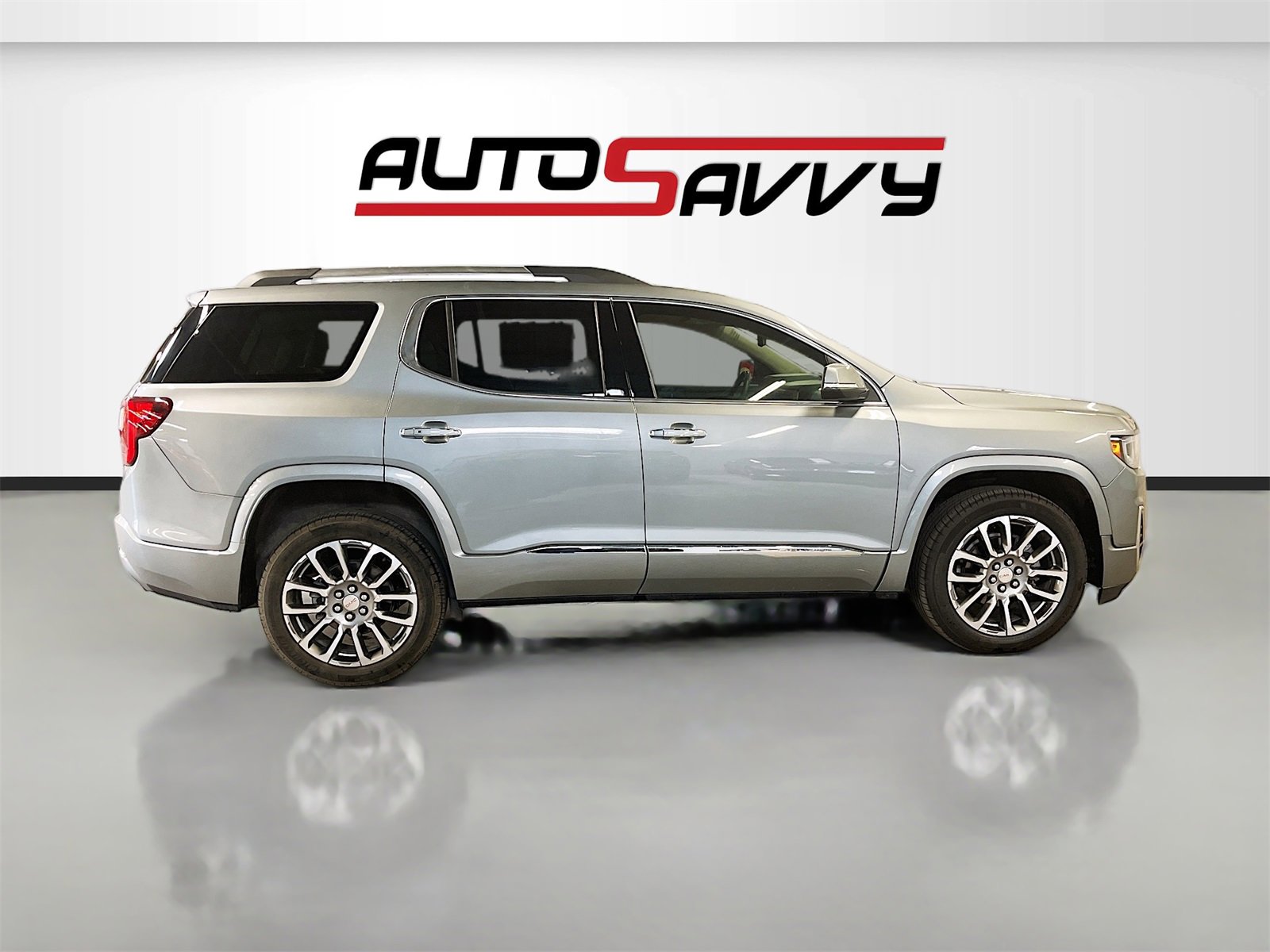Used 2023 GMC Acadia Denali w/ Denali Ultimate Package image 8