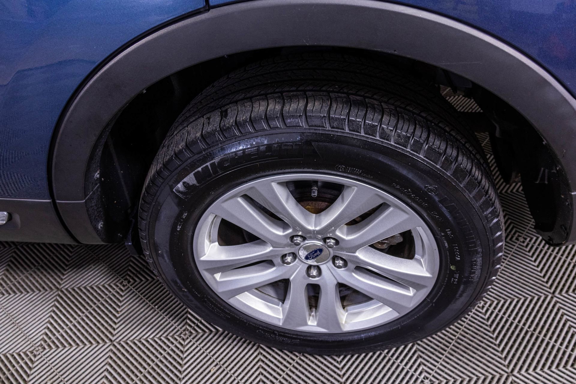 Used 2019 Ford Explorer XLT image 48