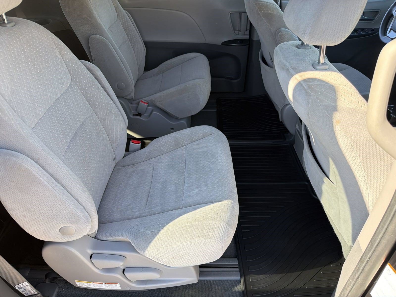 Used 2020 Toyota Sienna LE AWD/4WD image 28