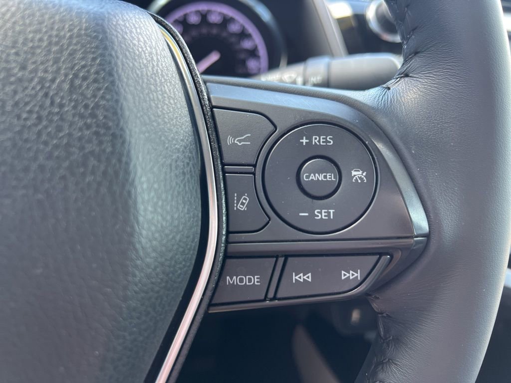 Used 2020 Toyota Camry SE image 25