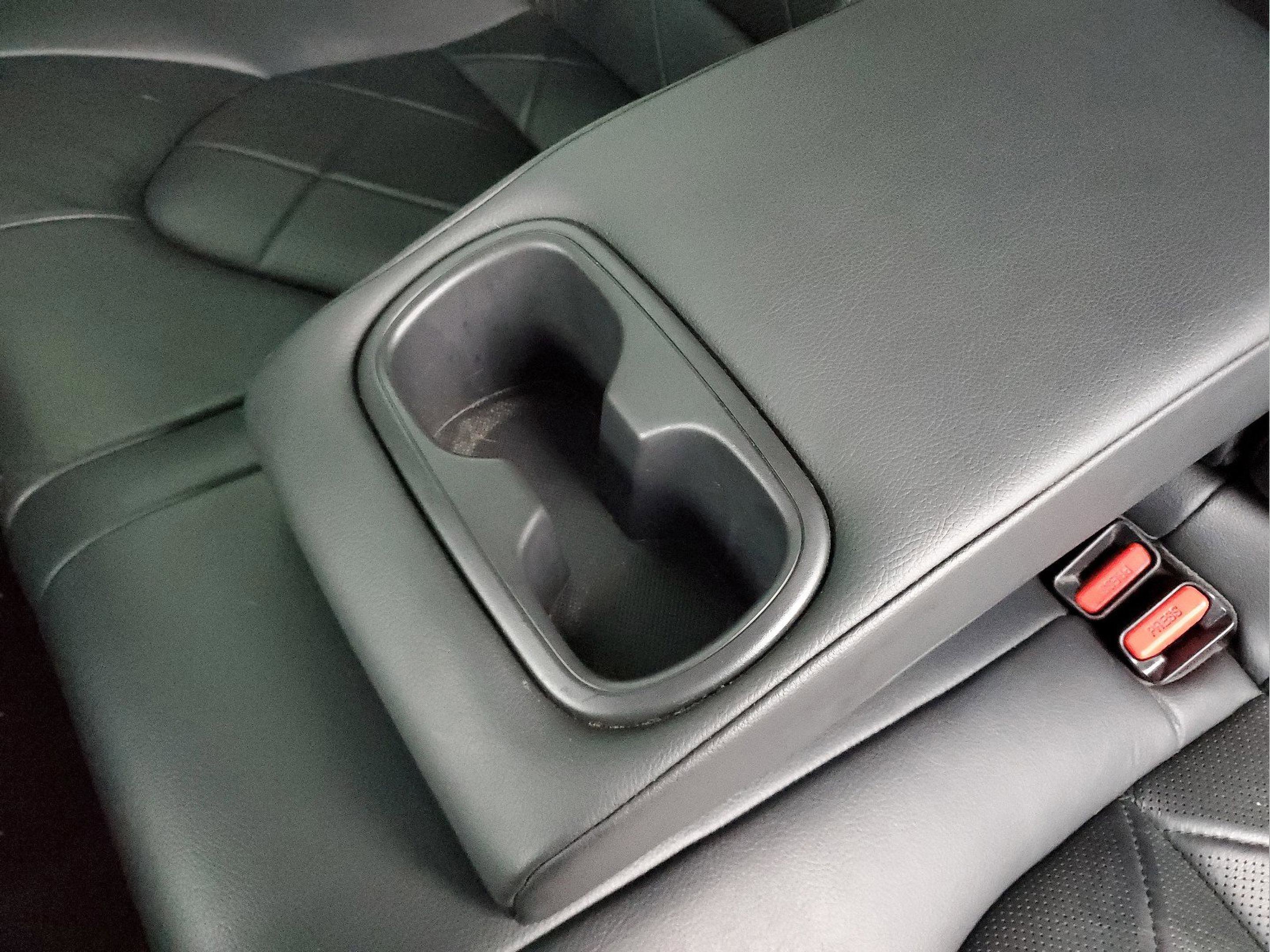 Used 2018 Toyota Camry XLE image 10