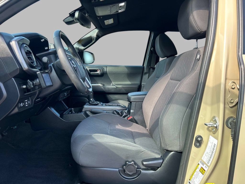 Used 2018 Toyota Tacoma TRD Sport AWD/4WD image 15