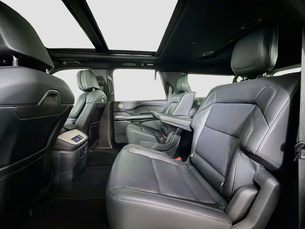 New 2027 Lincoln Navigator L Reserve w/ Jet Appearance Package RWD image 26