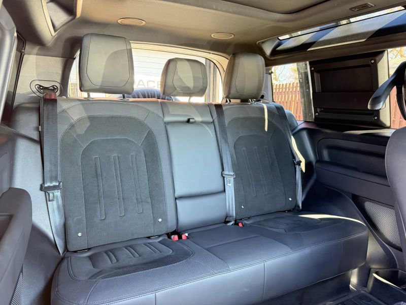 Used 2023 Land Rover Defender 90 V8 image 24