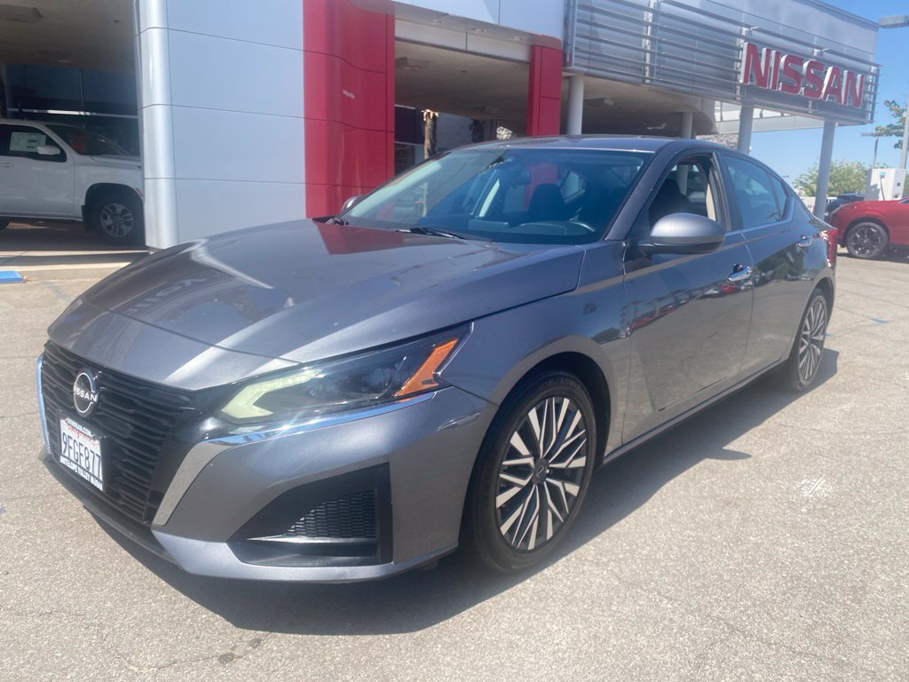Certified 2023 Nissan Altima 2.5 SV FWD image 3