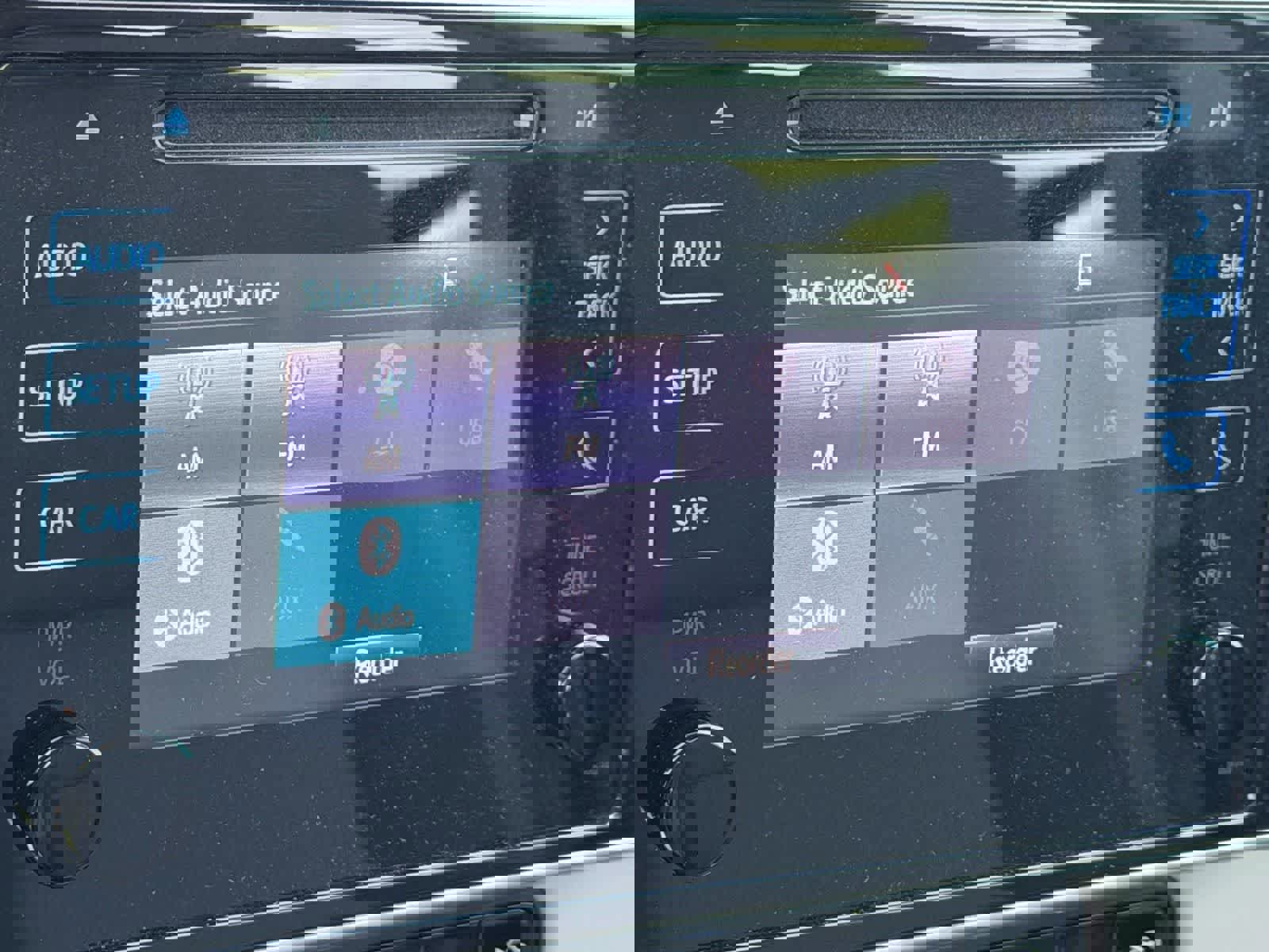 Used 2019 Toyota Corolla LE w/ Carpet Mat Package (TMS) FWD image 10