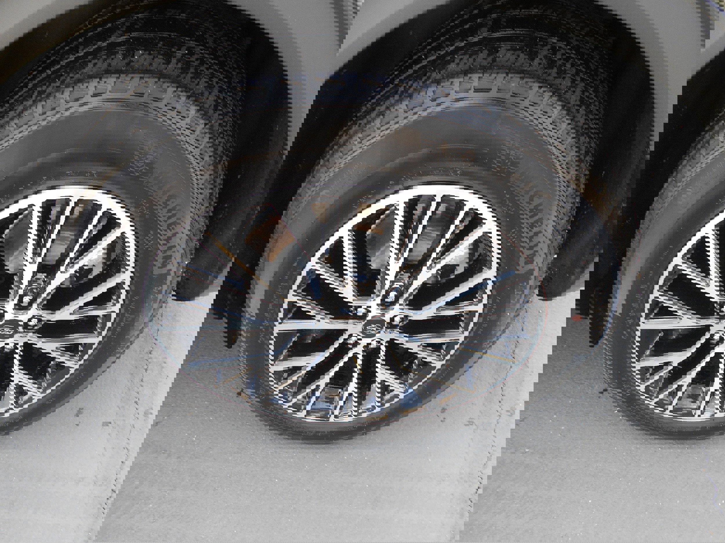 Used 2023 Ford Escape SE w/ PHEV Premium Package FWD image 12