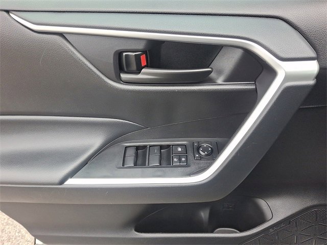 Used 2024 Toyota RAV4 LE image 12