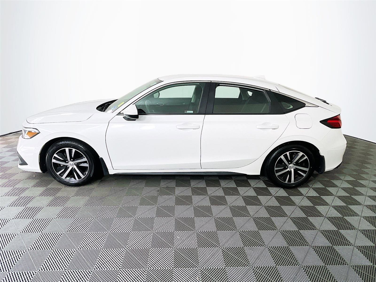 Used 2024 Honda Civic LX image 4