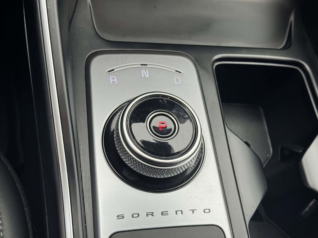 Used 2023 Kia Sorento EX image 28