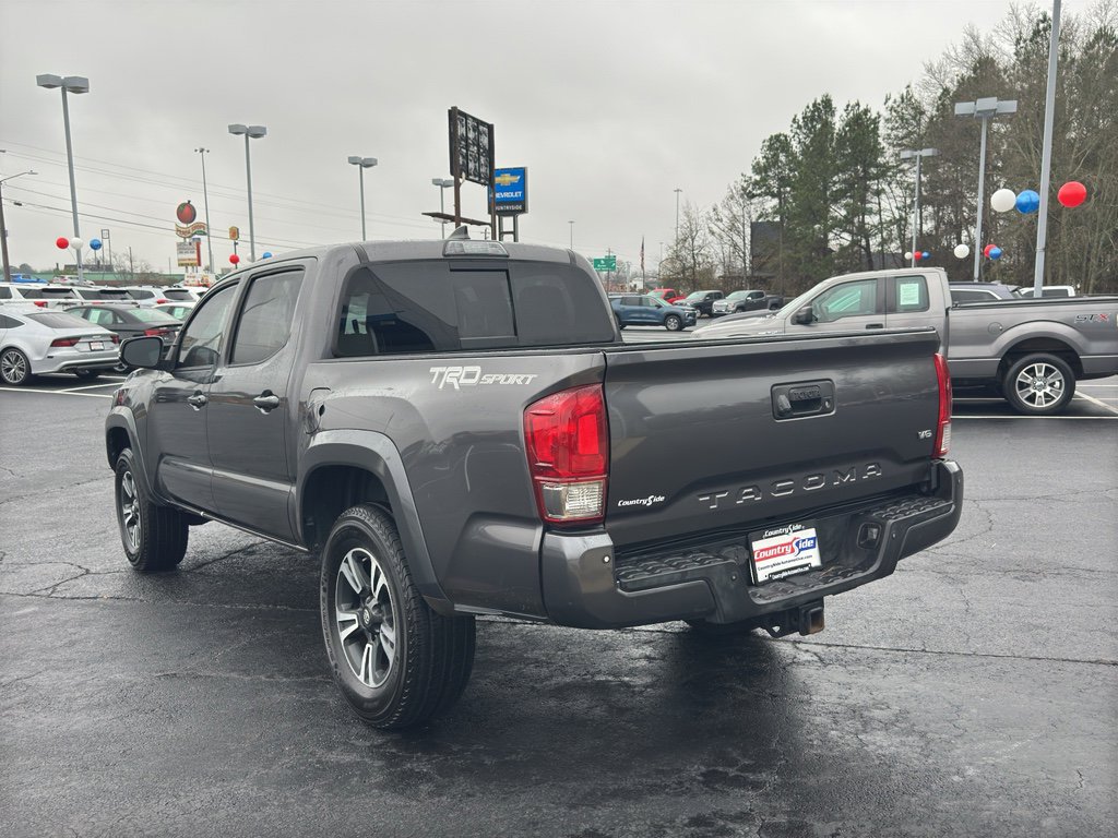 Used 2017 Toyota Tacoma TRD Sport RWD image 9
