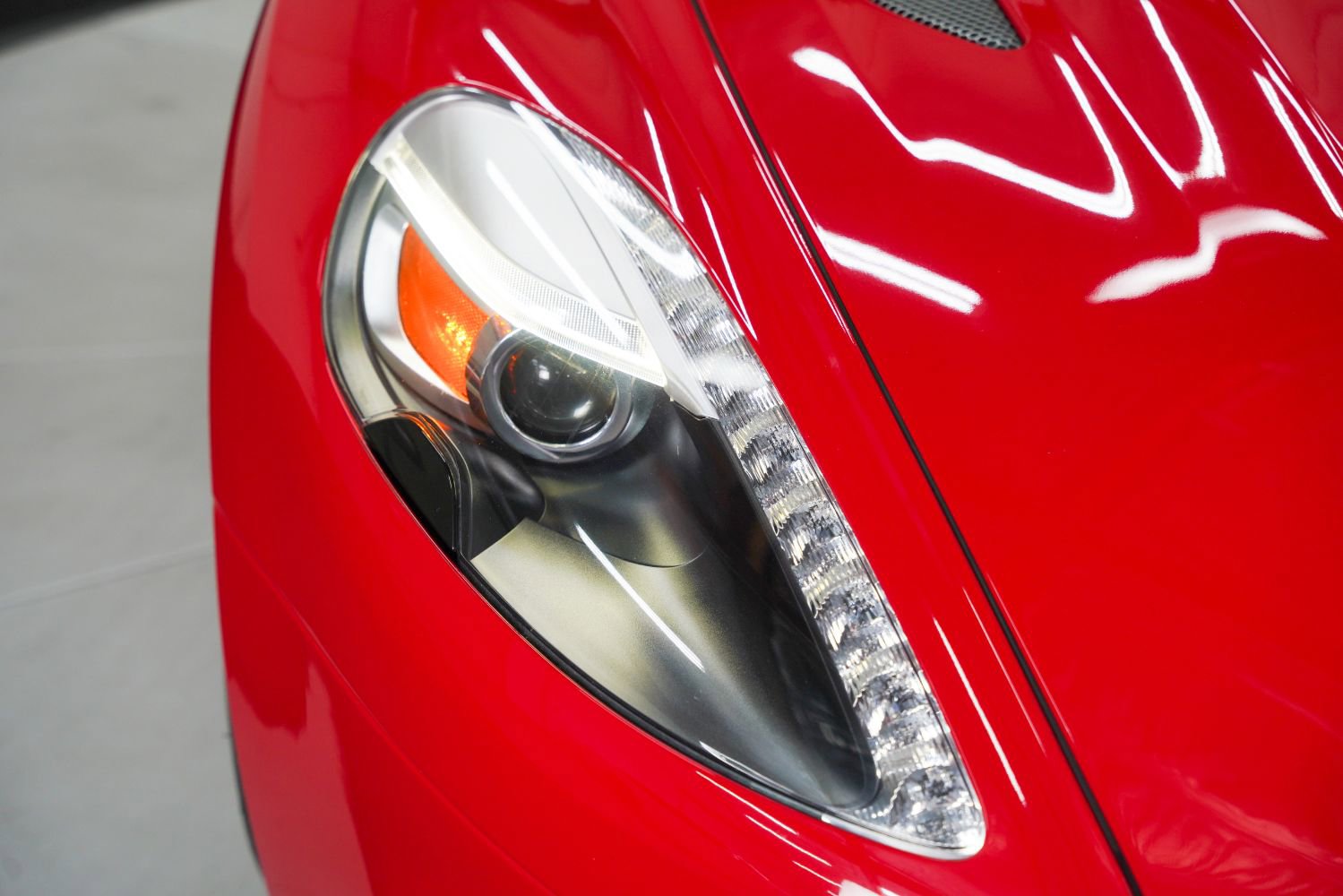 Used 2014 Aston Martin Vanquish Volante RWD image 12