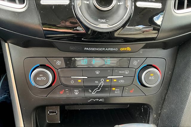 Used 2018 Ford Focus Titanium FWD image 15